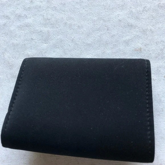 Hand Embroidered Asian Silk Wallet. Size 4.5x3.5 Floral Embroidery. - Picture 3 of 7